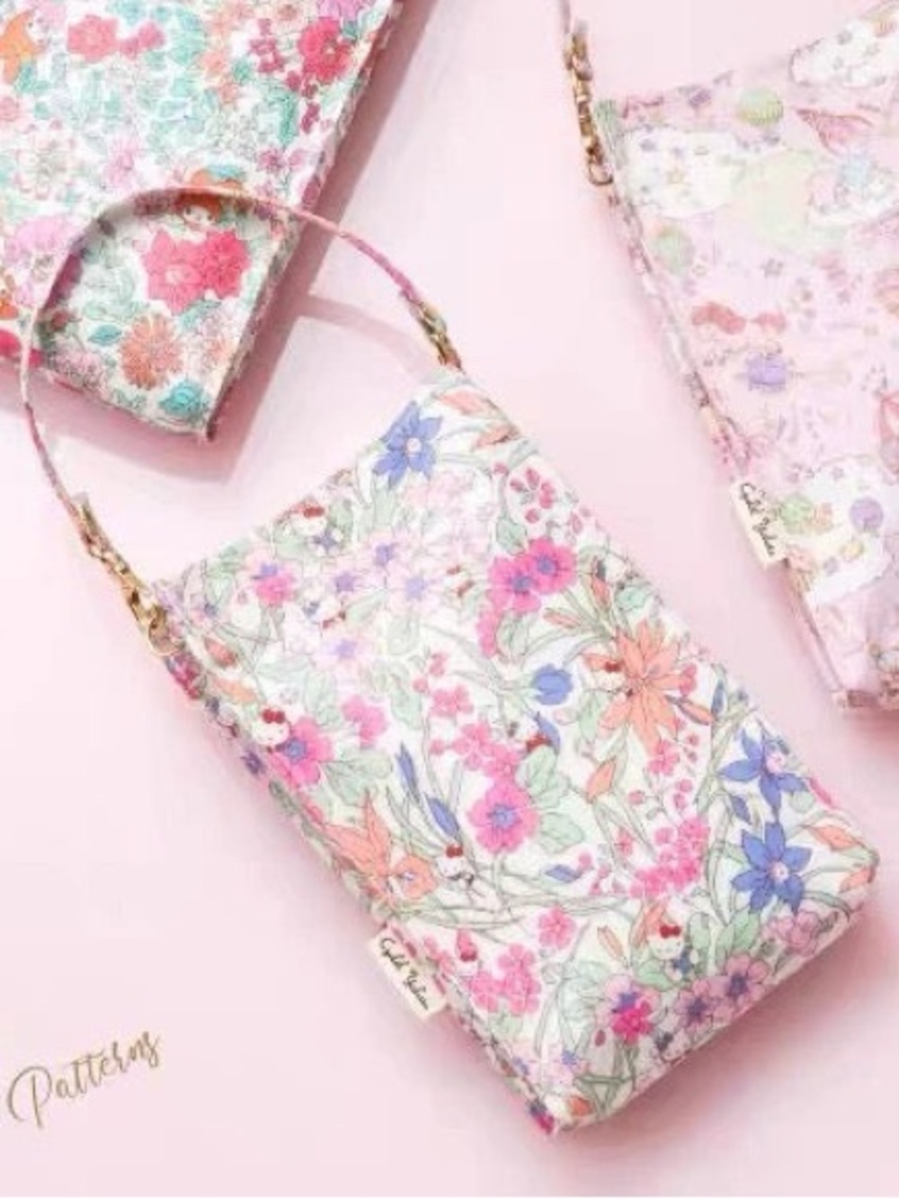 🆕 LIBERTY of LONDON x SANRIO Hello Kitty Floral Hanging Phone Case Pouch